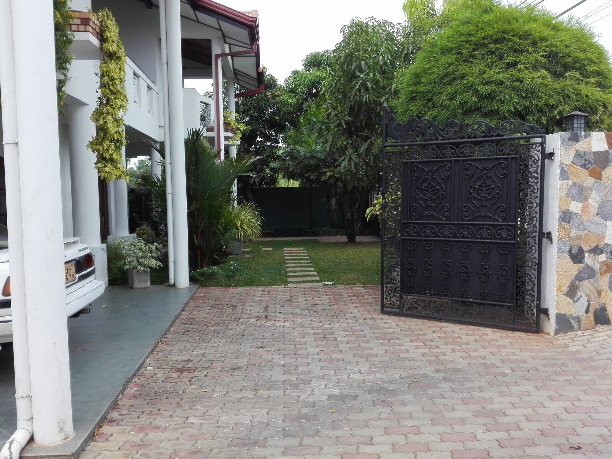 Salubrious Resort Anuradhapura Esterno foto